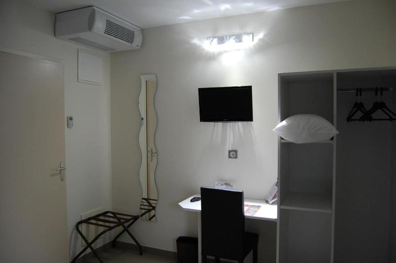 Hotel L Escale image