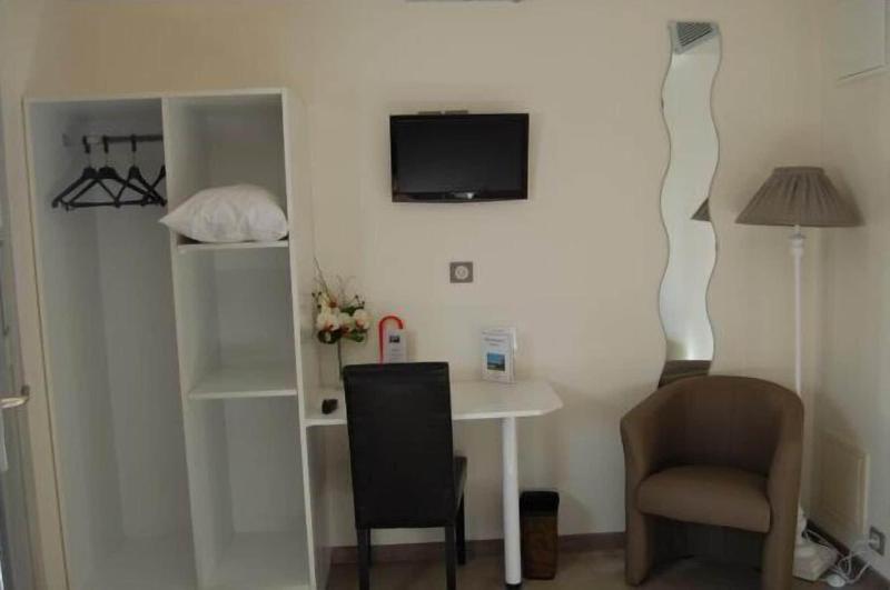 Hotel L Escale image