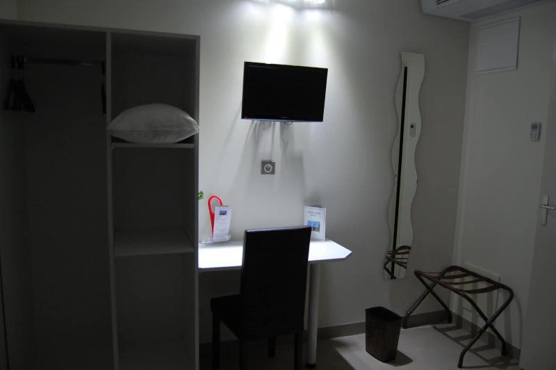 Hotel L Escale image