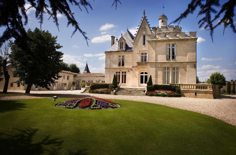 Château Pape Clément - Bernard Magrez Luxury Win