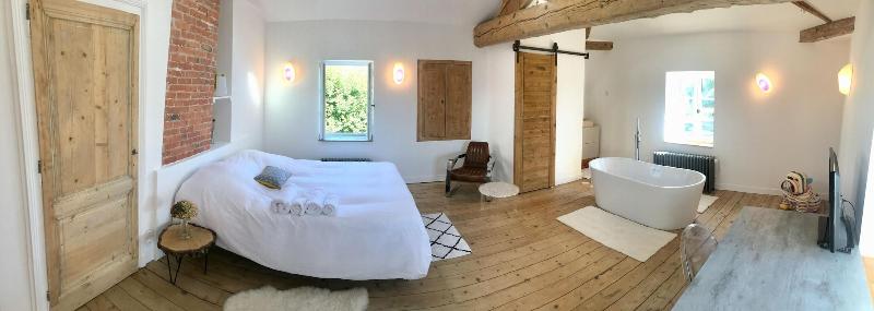 Suite De Charme Bed N B Tres Proche Lyon image