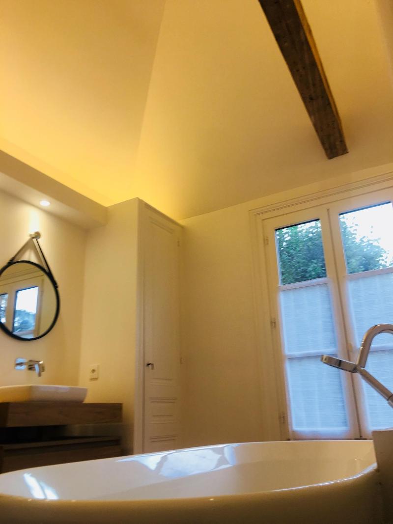 Suite De Charme Bed N B Tres Proche Lyon image