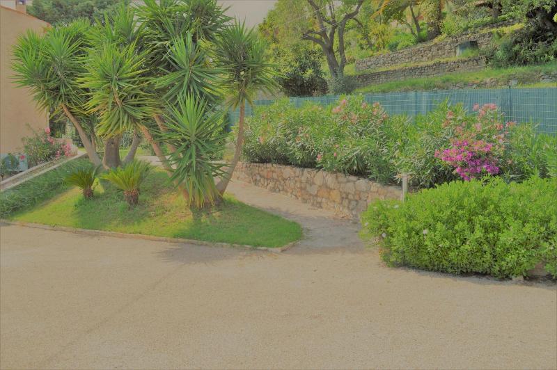 Villa La Terre Des Lauriers B&B image