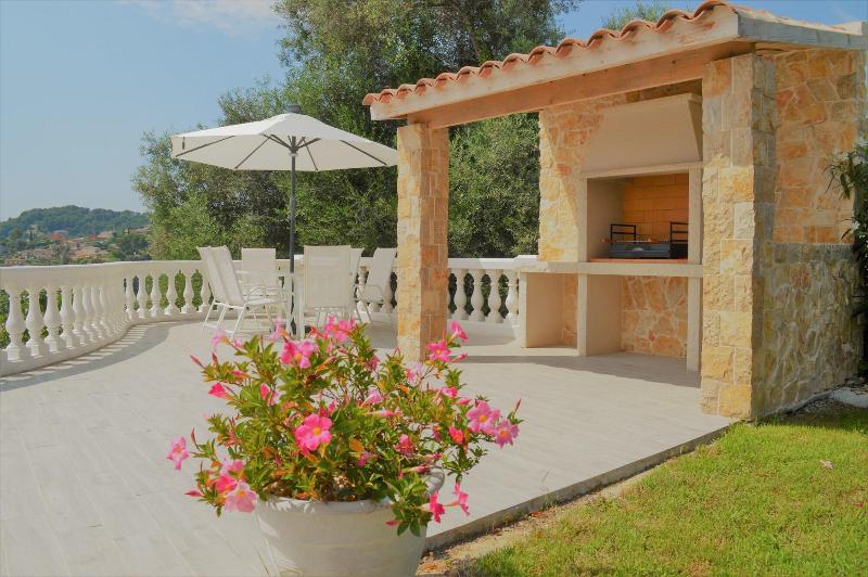 Villa La Terre Des Lauriers B&B image