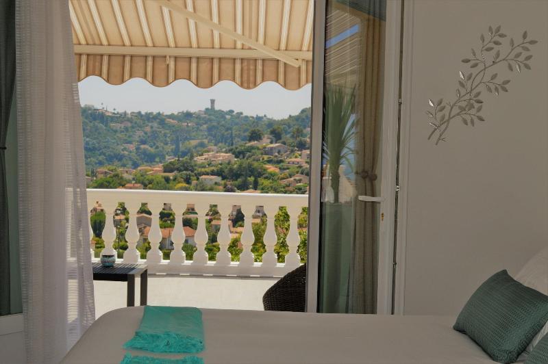 Villa La Terre Des Lauriers B&B image