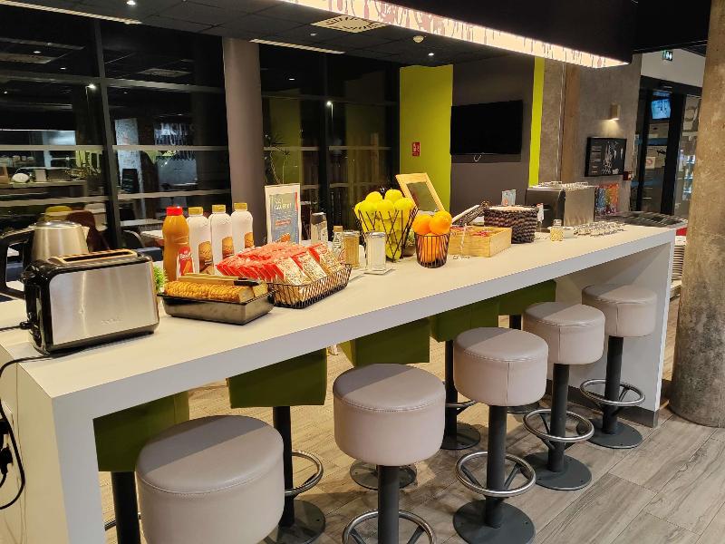 Ibis Budget Saint Genis Pouilly Geneva image