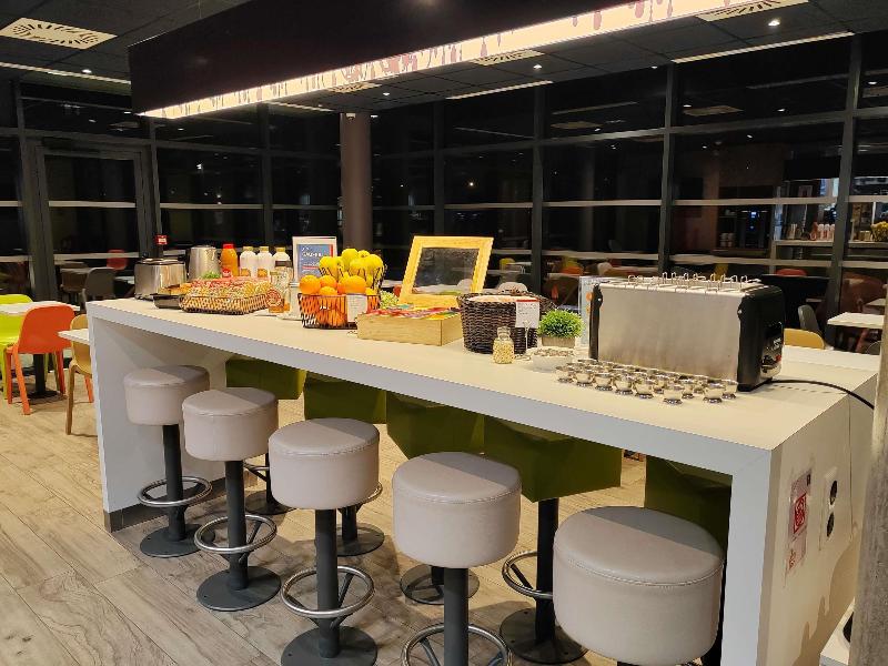 Ibis Budget Saint Genis Pouilly Geneva image