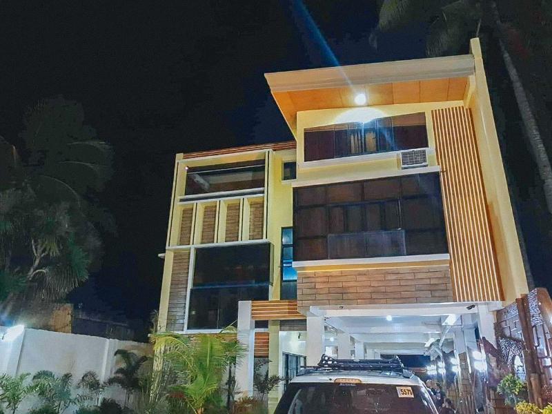 RedDoorz near SGM Condotel Villa Beach Iloilo image