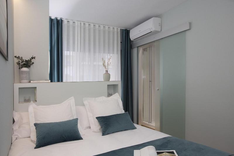 Palacios Rooms By Singularstays image