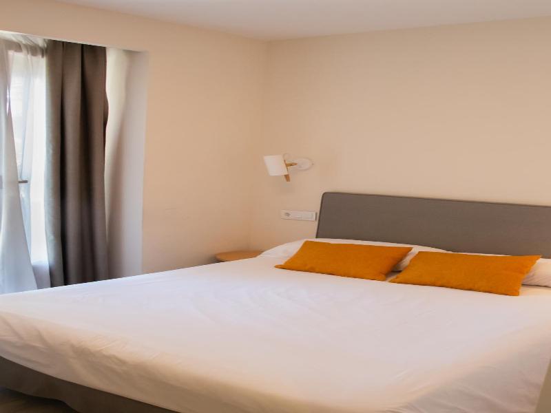 Villa Lucerna Sports & Hotel Resort image