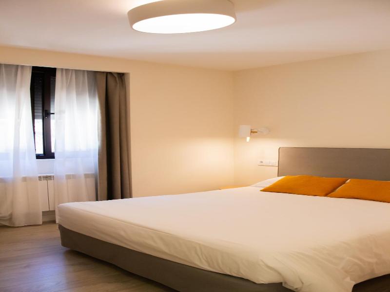 Villa Lucerna Sports & Hotel Resort image