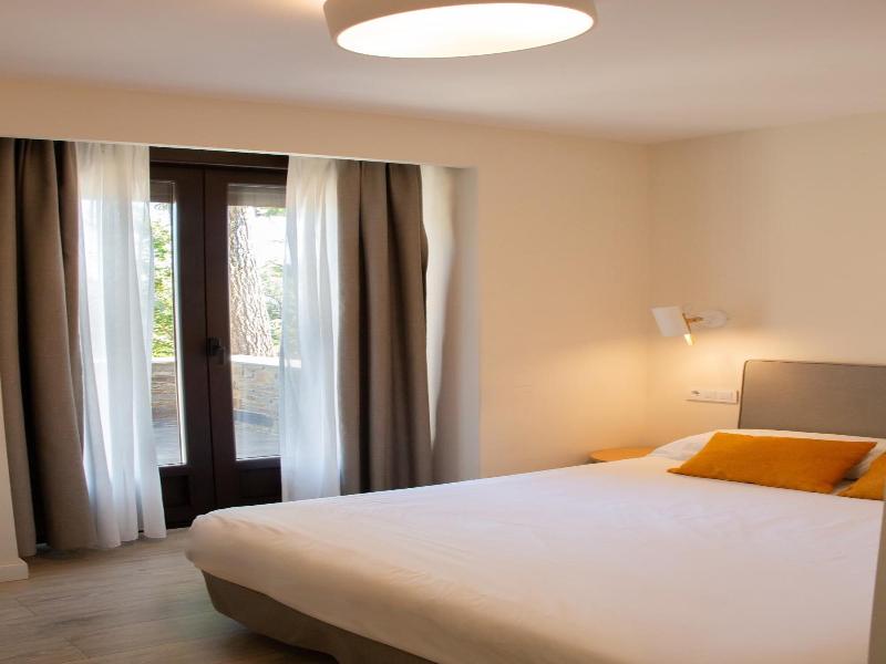 Villa Lucerna Sports & Hotel Resort image