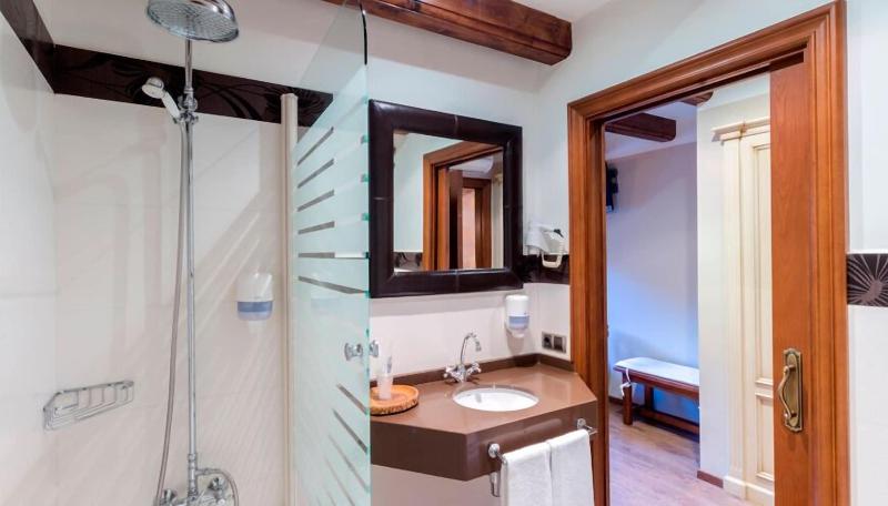 Hotel Flor De Neu image