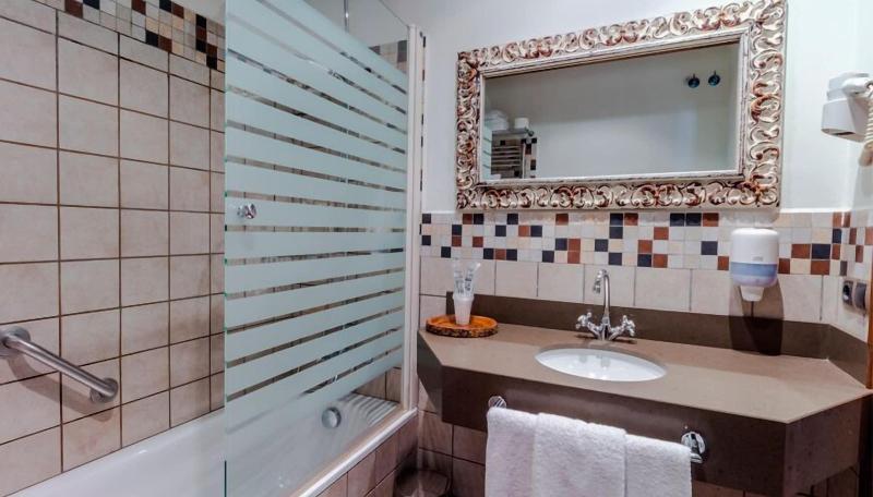 Hotel Flor De Neu image
