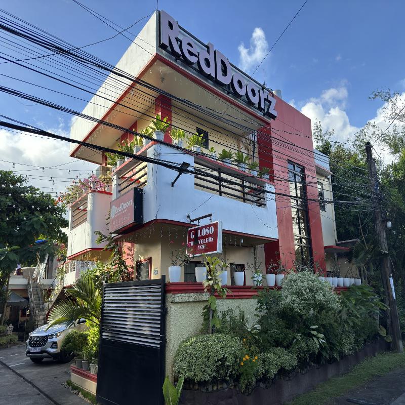 RedDoorz near Mariners Legazpi image