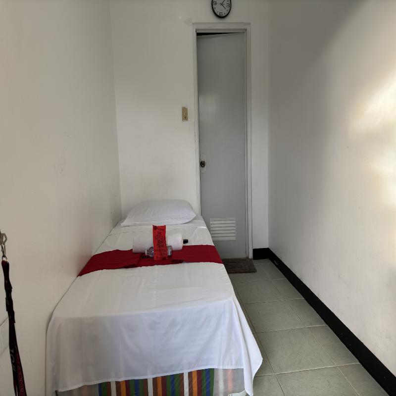 RedDoorz near Mariners Legazpi image