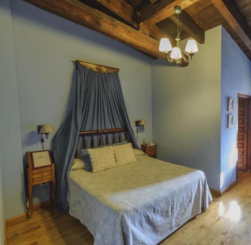 Hotel Los Leones image