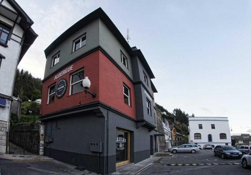 Carving Surf Hostel — general view