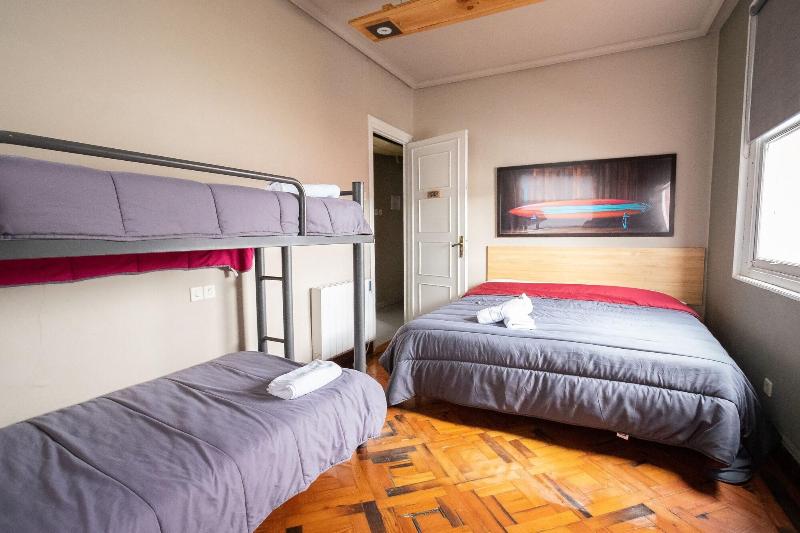 Carving Surf Hostel image