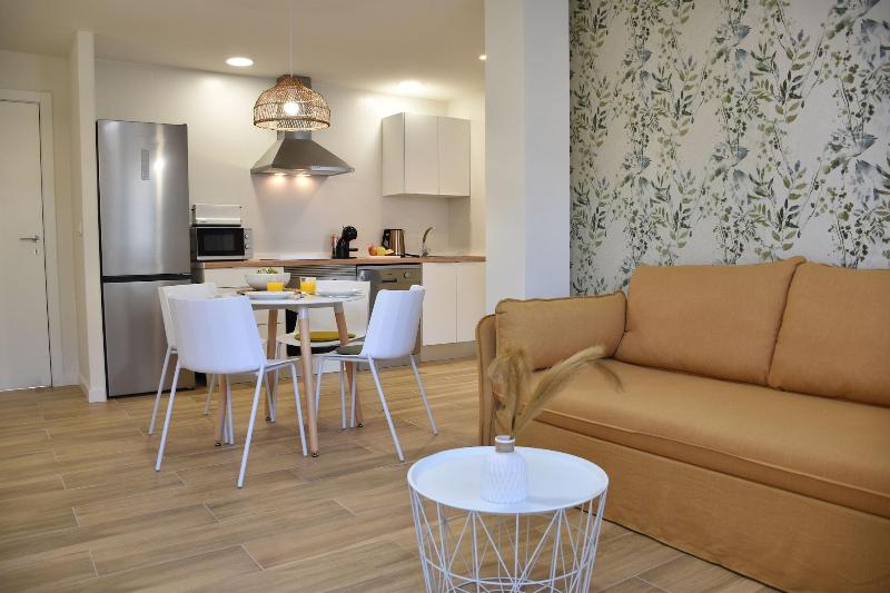 Myflats Premium Beachside image