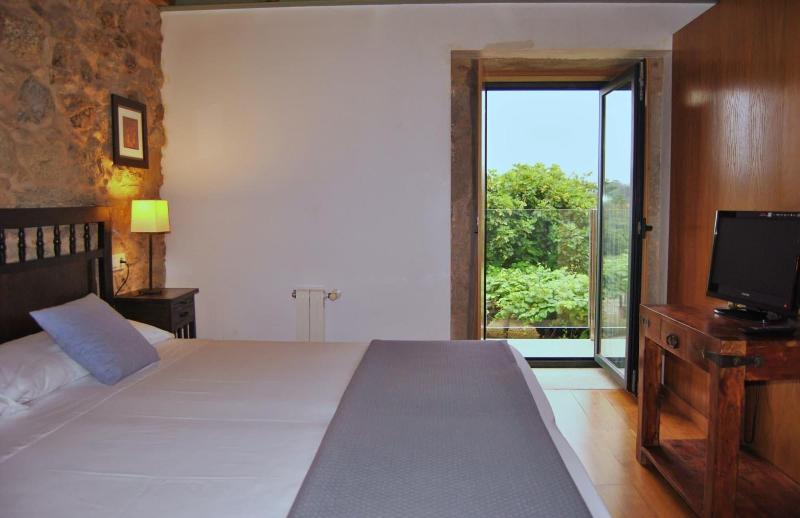 Torres De Moreda image
