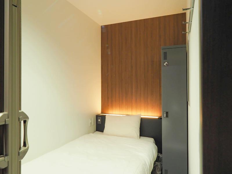 Leo Yu Capsule Hotel Nishi Funabashi image