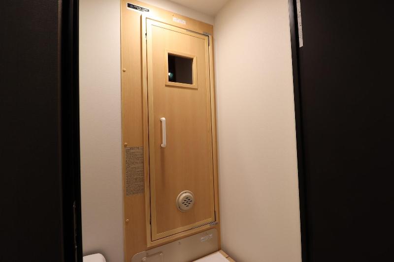 Leo Yu Capsule Hotel Nishi Funabashi image