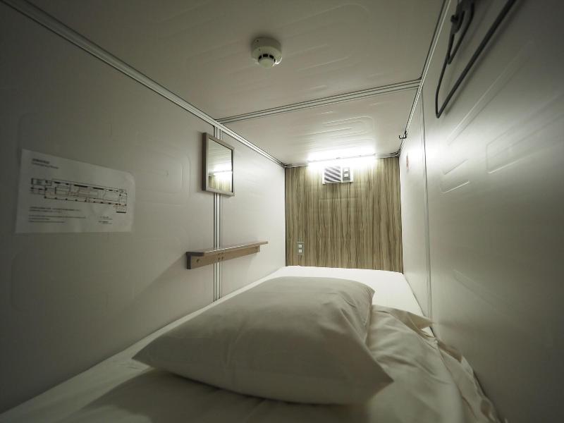 Leo Yu Capsule Hotel Nishi Funabashi image