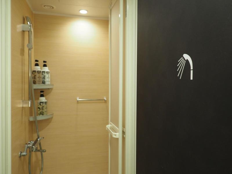 Leo Yu Capsule Hotel Nishi Funabashi image