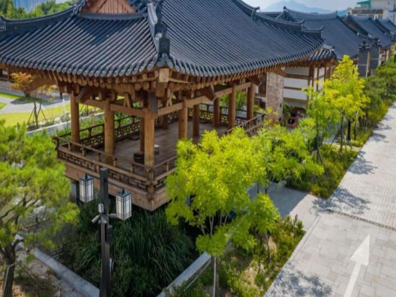 Hanok Hotel Namwonyechon By Kensington image