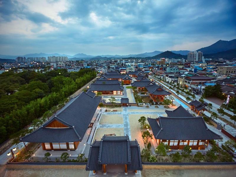 Hanok Hotel Namwonyechon By Kensington image