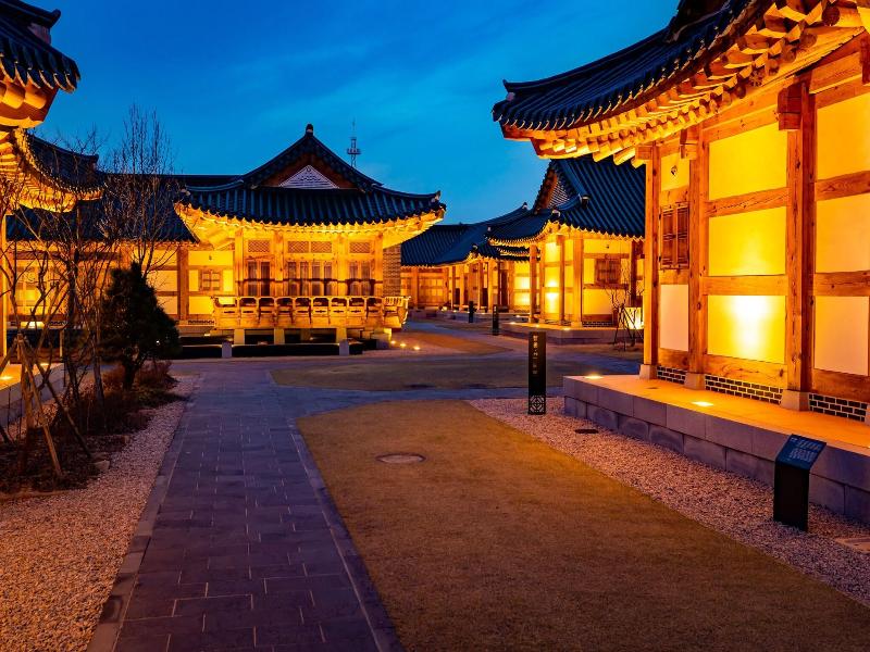 Hanok Hotel Namwonyechon By Kensington image