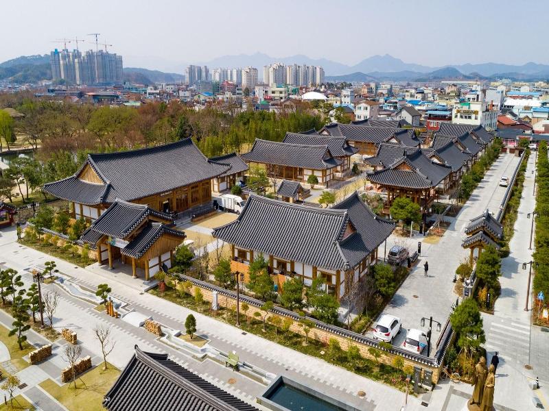 Hanok Hotel Namwonyechon By Kensington image