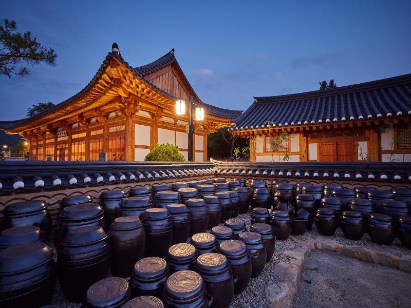 Hanok Hotel Namwonyechon By Kensington image