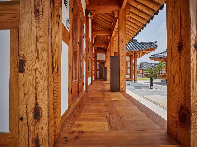 Hanok Hotel Namwonyechon By Kensington image