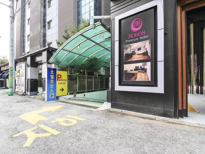 Bobos Hotel image