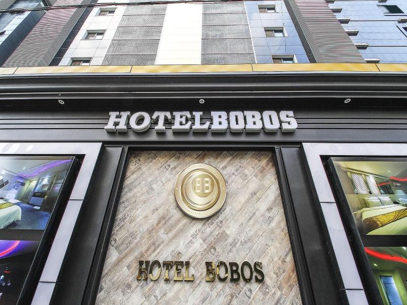 Bobos Hotel image