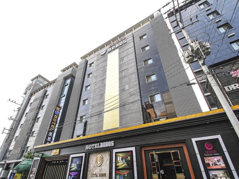Bobos Hotel image