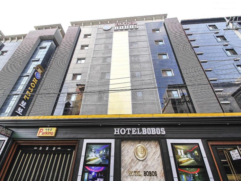 Bobos Hotel image