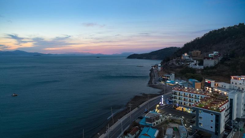 Gold Beach Resort image