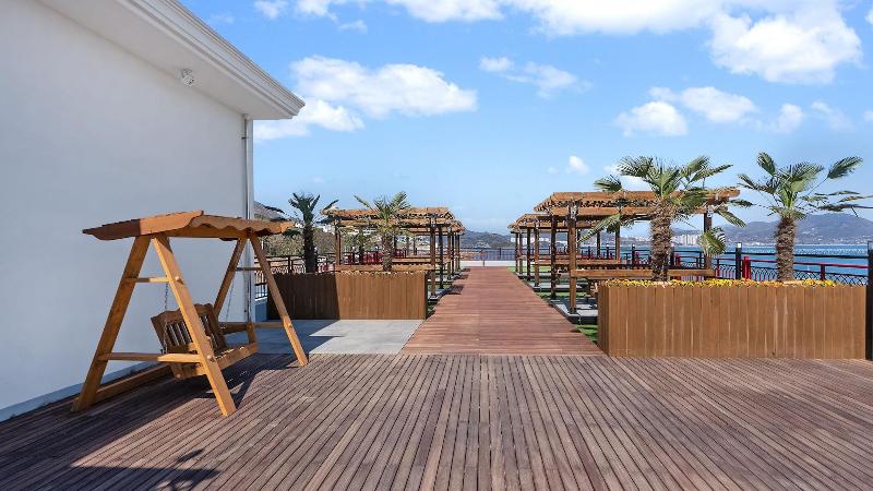 Gold Beach Resort image
