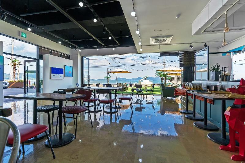 Gold Beach Resort image