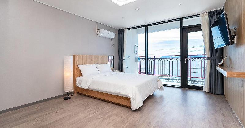 Gold Beach Resort image