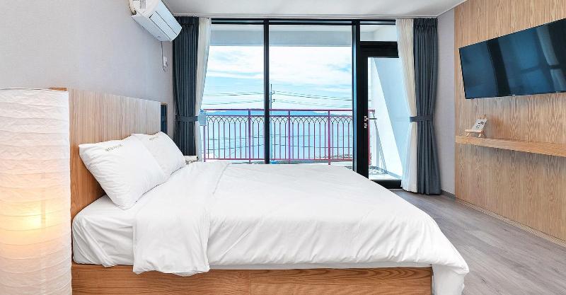 Gold Beach Resort image