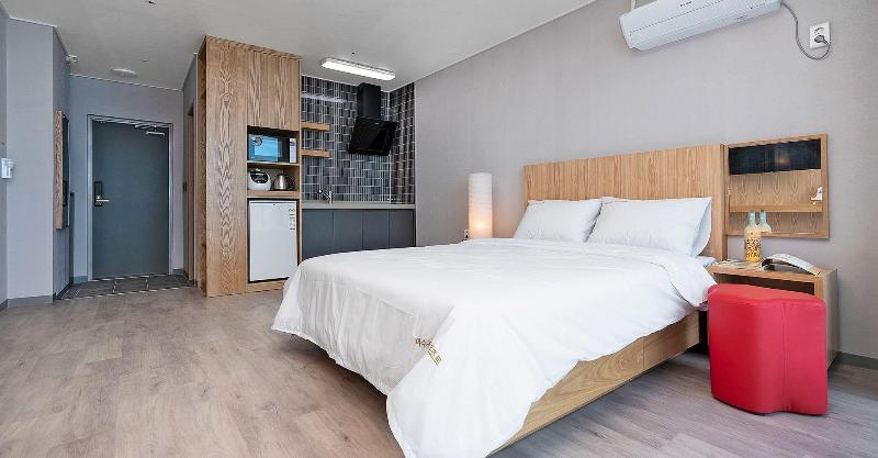 Gold Beach Resort image