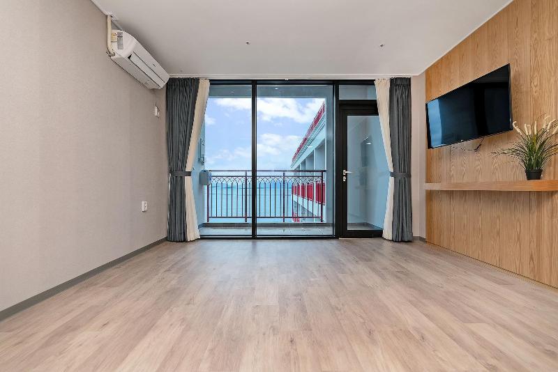 Gold Beach Resort image