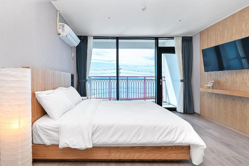Gold Beach Resort image