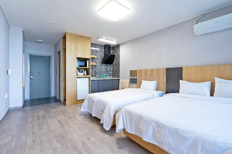 Gold Beach Resort image