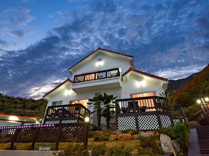 Namhae Bluemare Pension image
