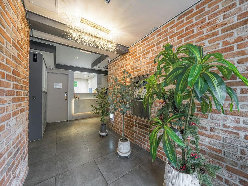 Hotel Urban Island image